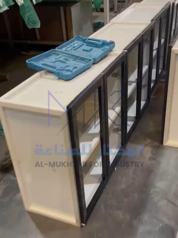 هياكل الخزائن في المصنع