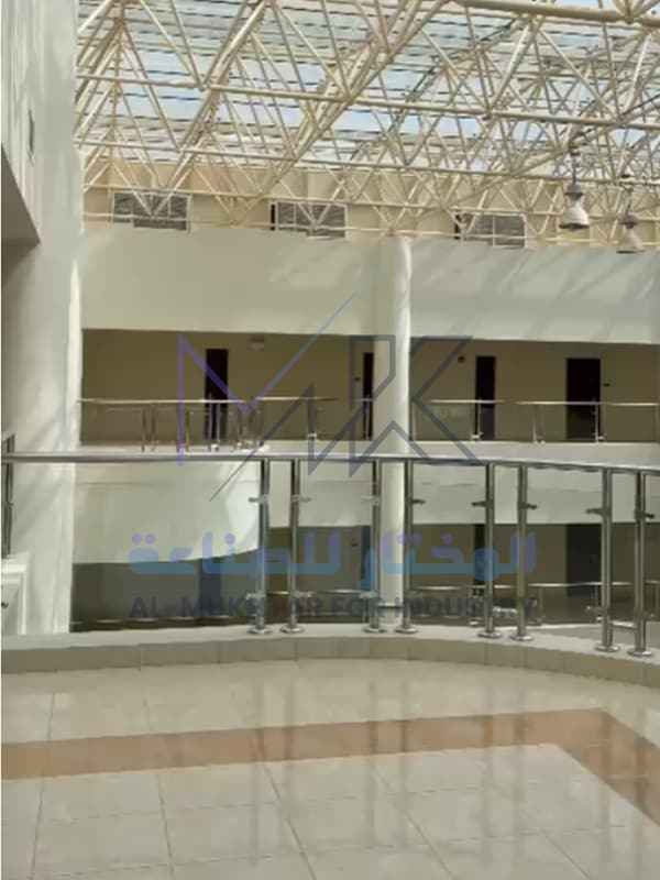 البهو تحت السكاي لايت