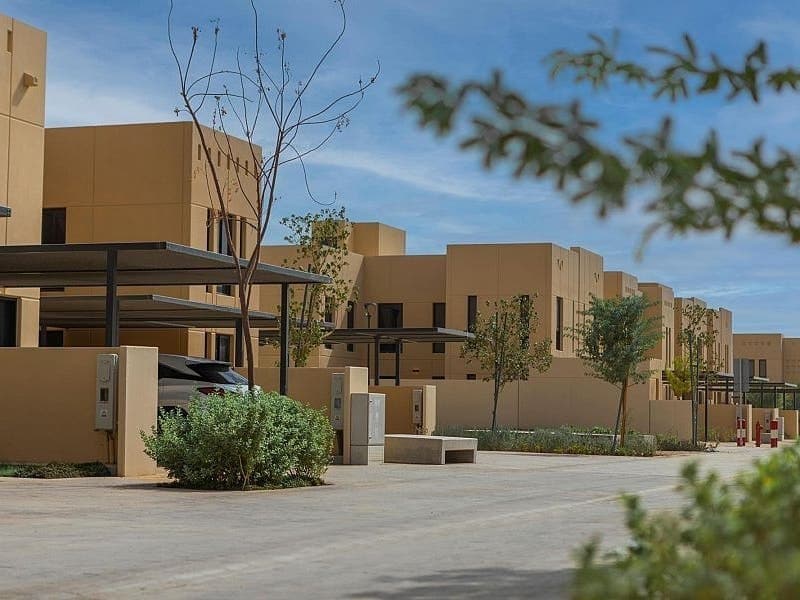 وحدات سكنية بمظلات السيارات